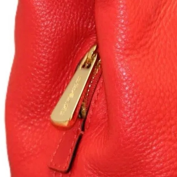 PRICE DROP!!! ⬇️💲Michael Kors Jet Set Chain shoulder bag.
NWT - Picture 3 of 8